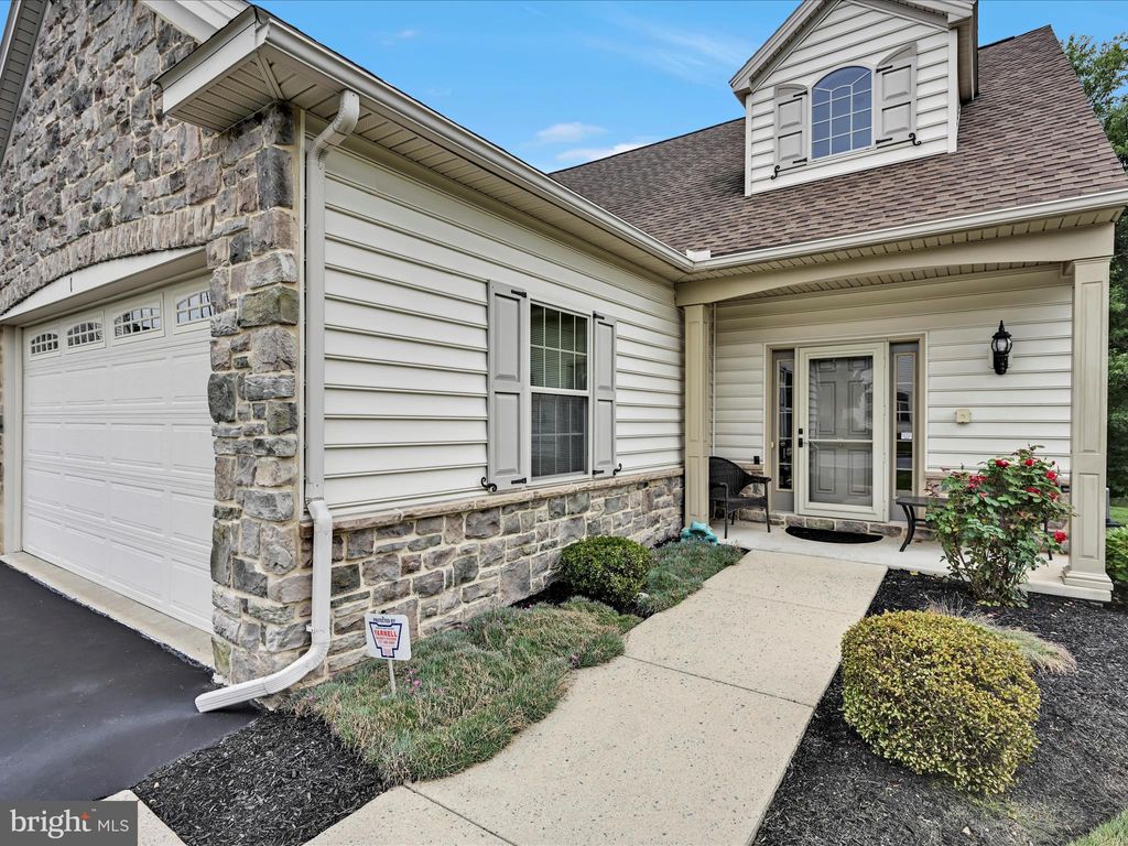 Photo of 1 Pfautz Circle, ELIZABETHTOWN, PA 17022 (MLS # PALA2074908)