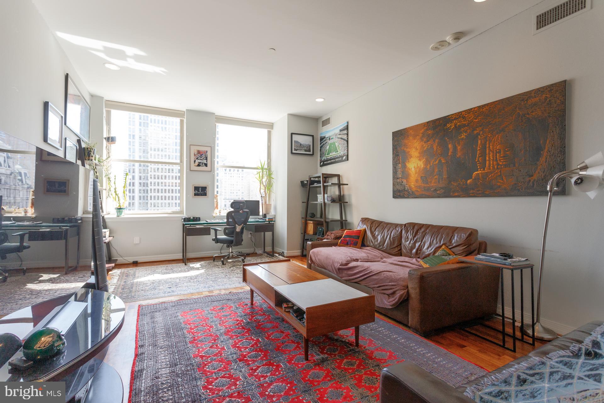 1600 ARCH STREET 18 620