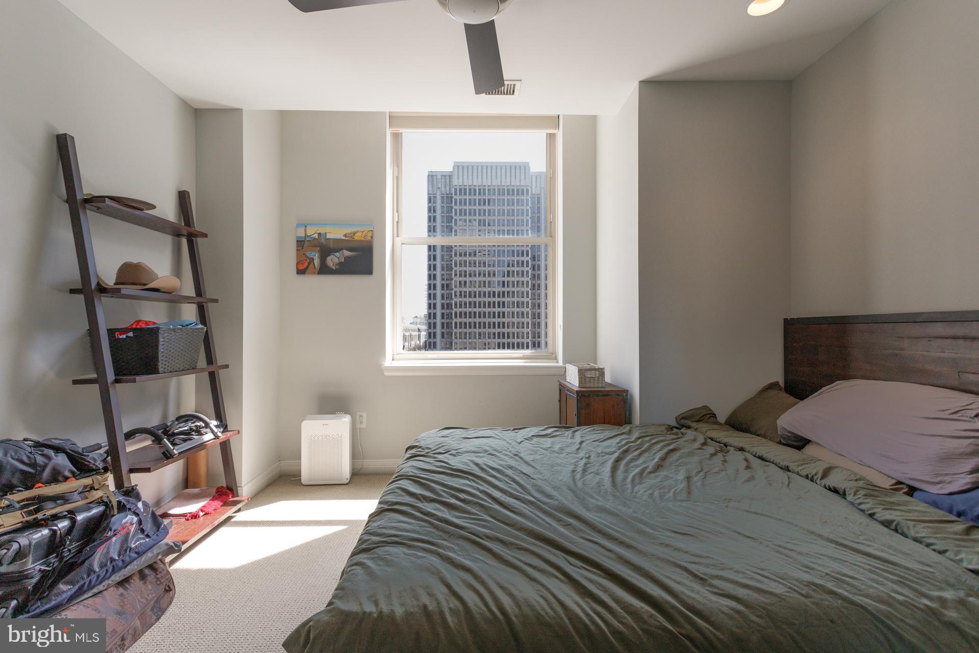 LOGAN SQUARE - Residential