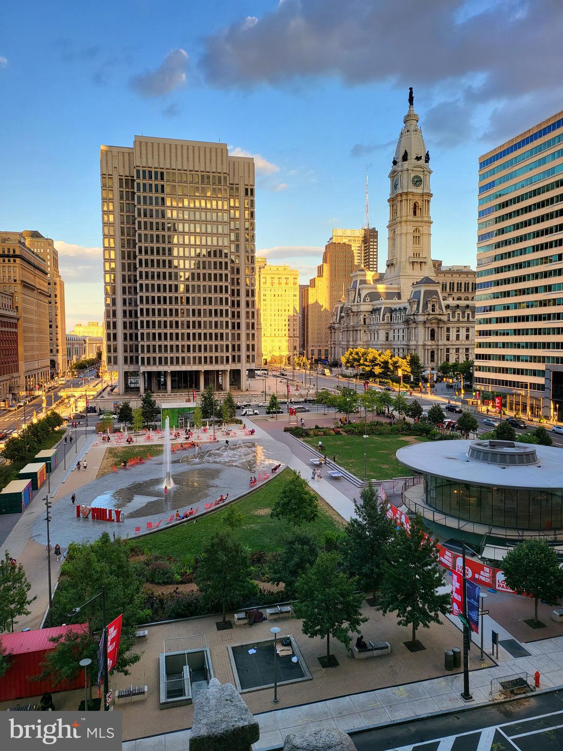 LOGAN SQUARE - Residential