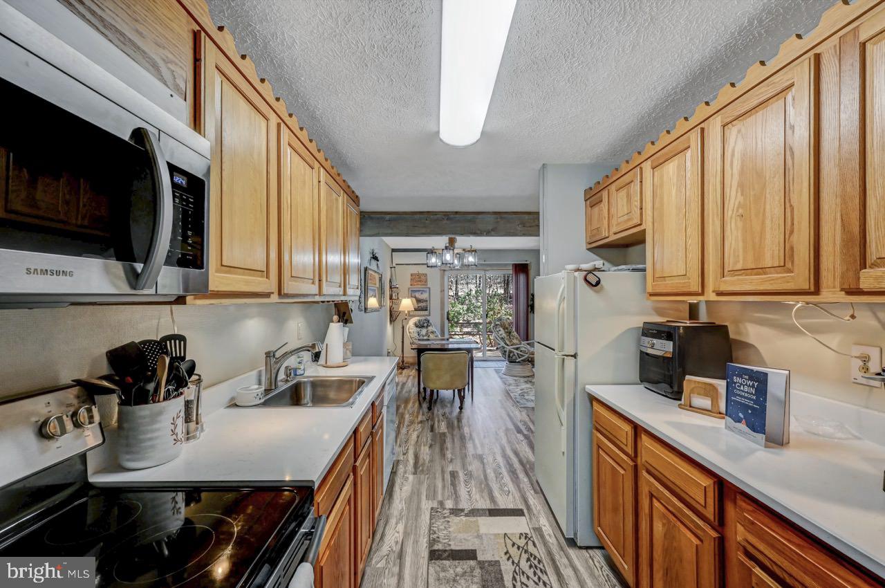 SNOW RIDGE VILLAGE - Residential