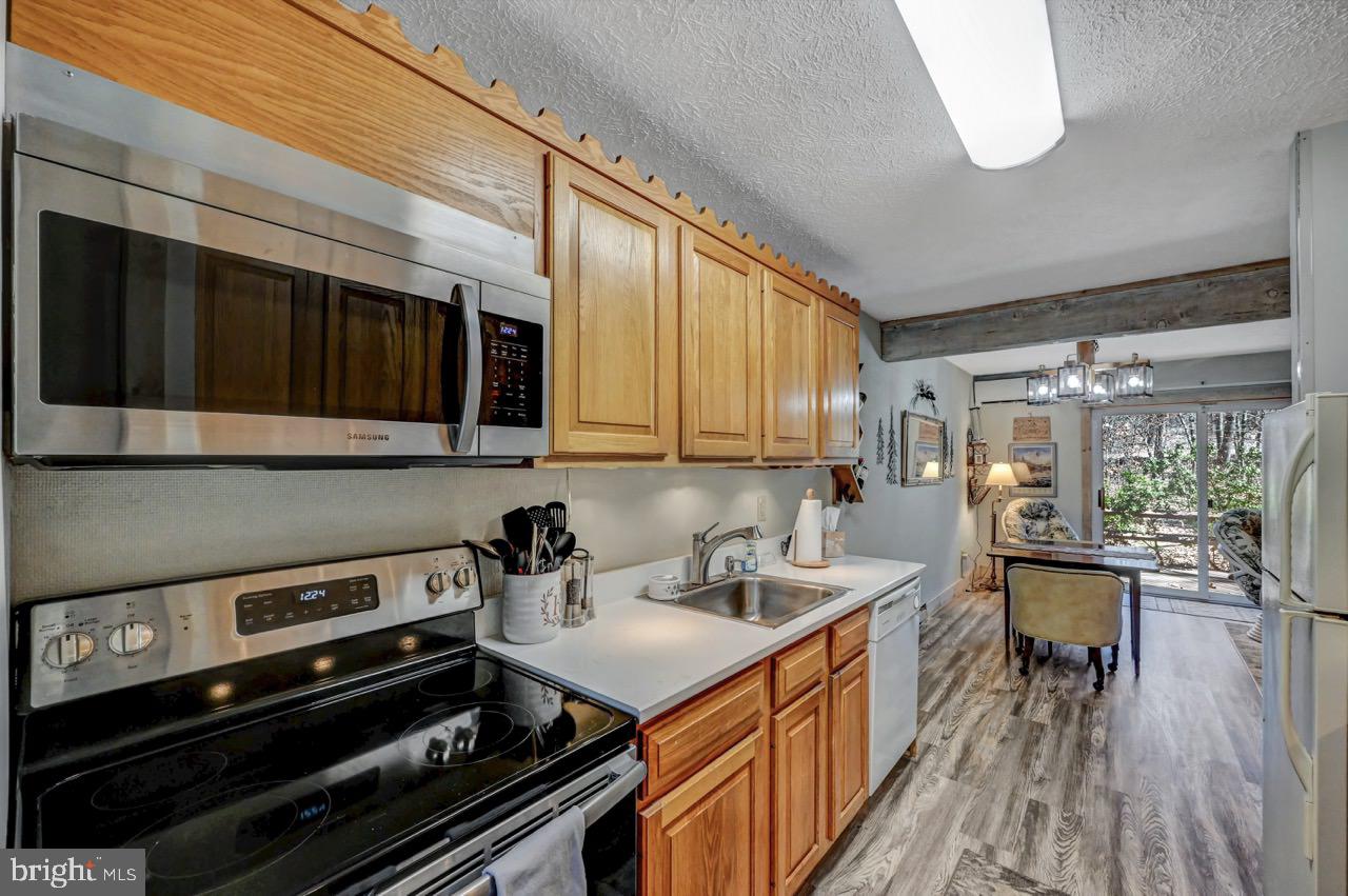 SNOW RIDGE VILLAGE - Residential