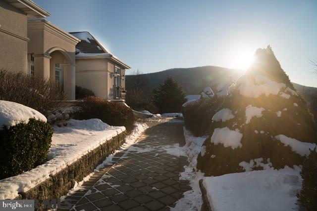 LAUREL HILLS - Residential
