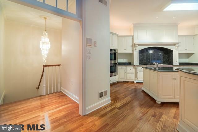 LAUREL HILLS - Residential