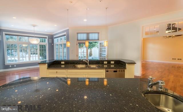 LAUREL HILLS - Residential