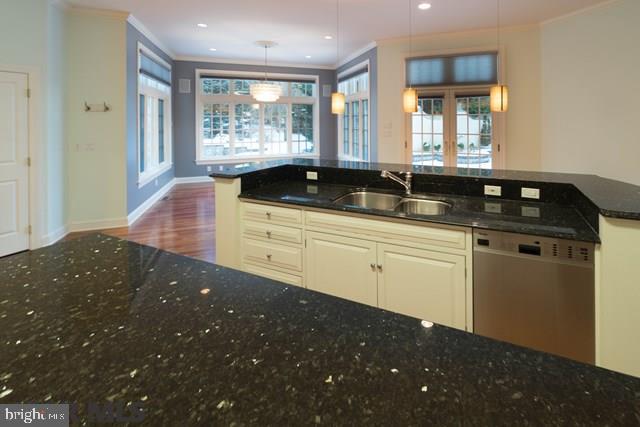 LAUREL HILLS - Residential