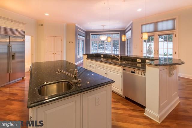 LAUREL HILLS - Residential