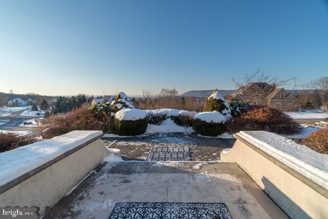 LAUREL HILLS - Residential