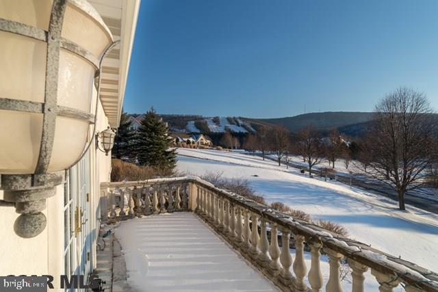LAUREL HILLS - Residential