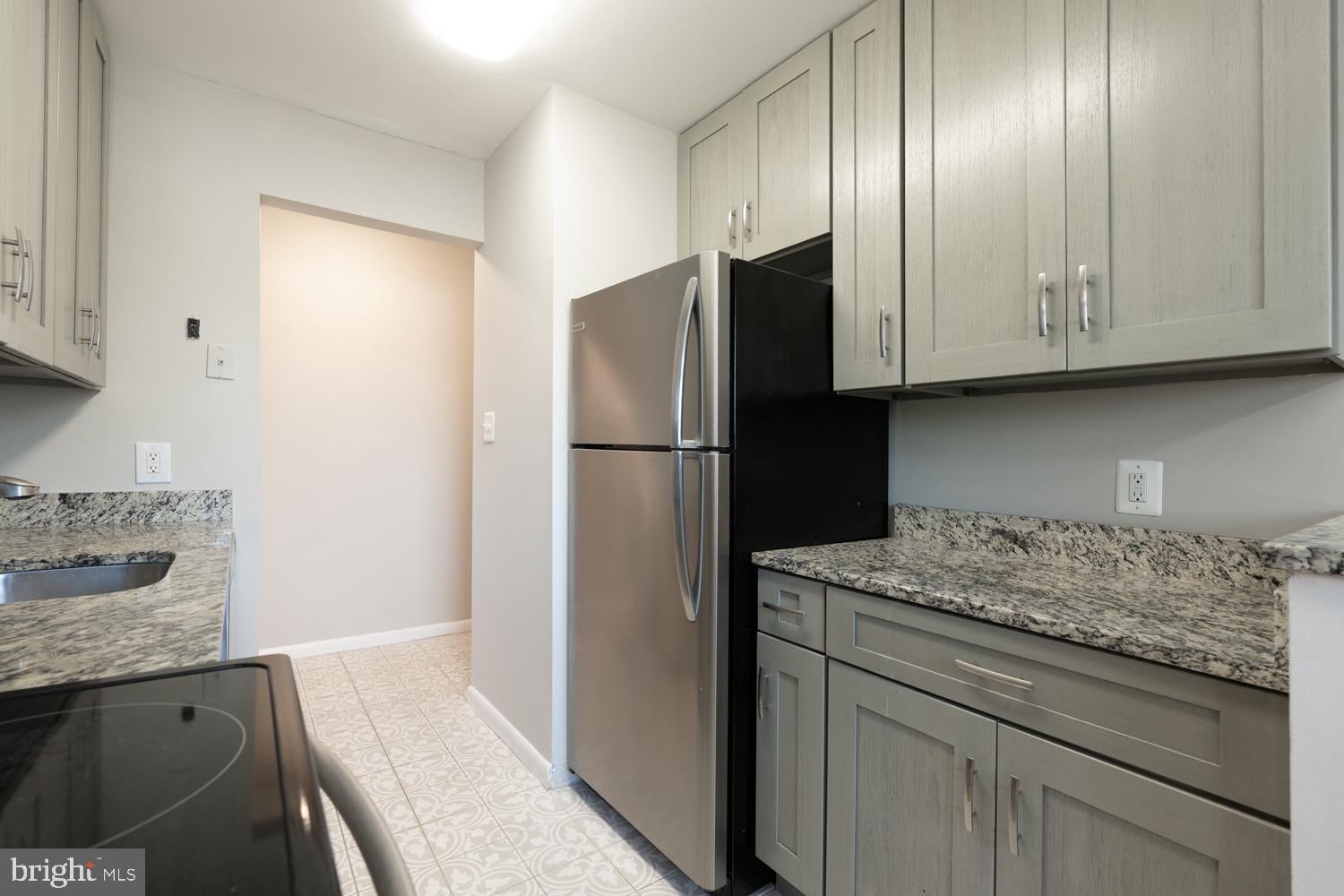 6435 RICHMOND HIGHWAY 301