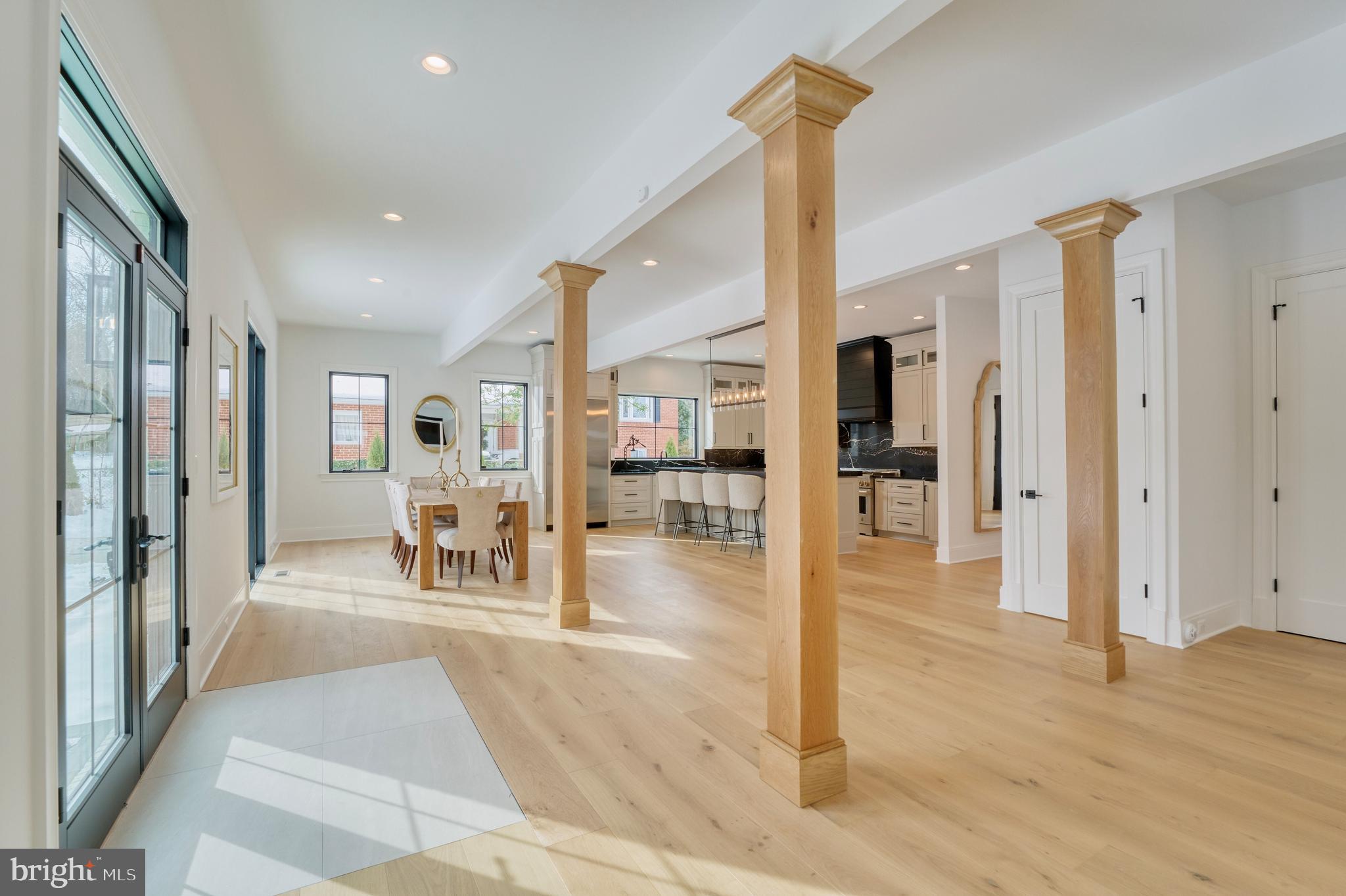 WILLIAMSBURG VILLAGE - Residential