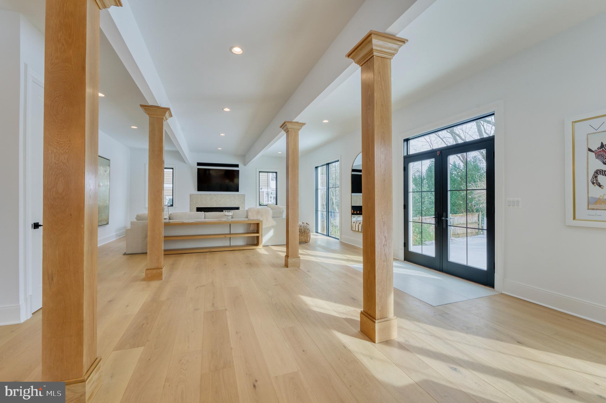 WILLIAMSBURG VILLAGE - Residential