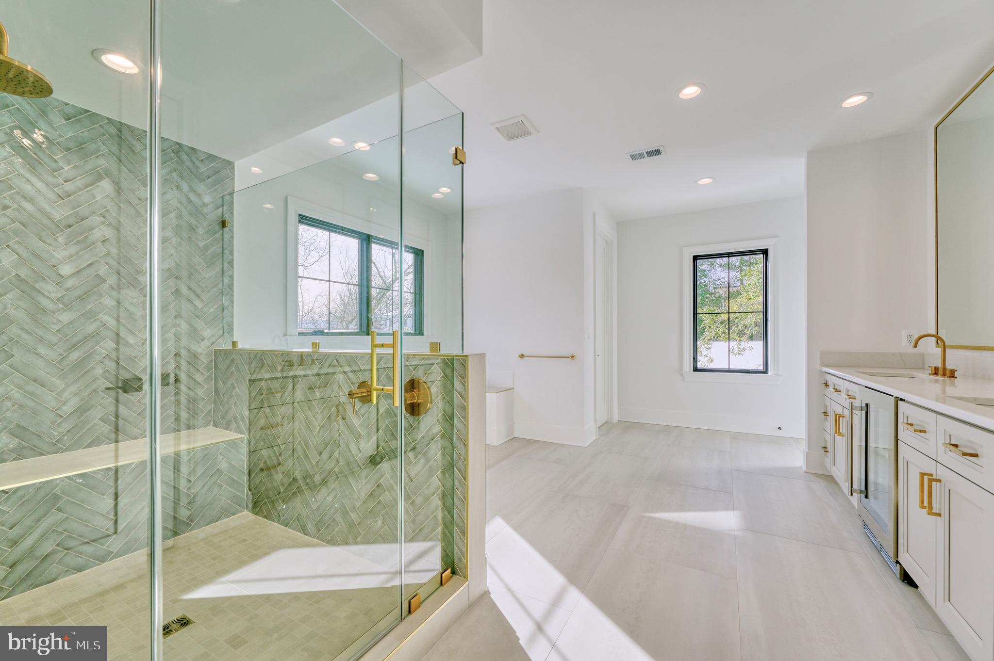 WILLIAMSBURG VILLAGE - Residential