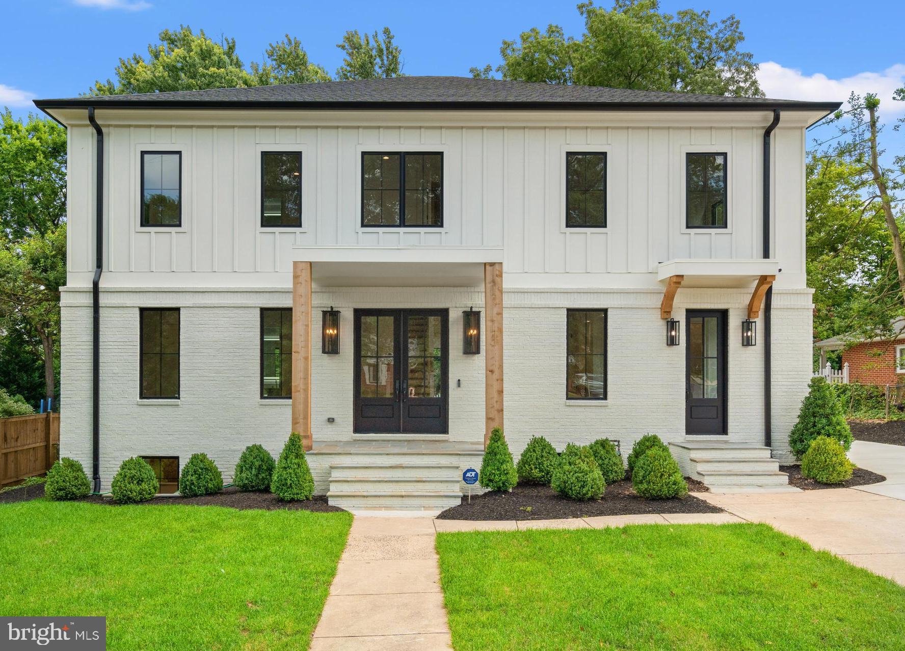 WILLIAMSBURG VILLAGE - Residential