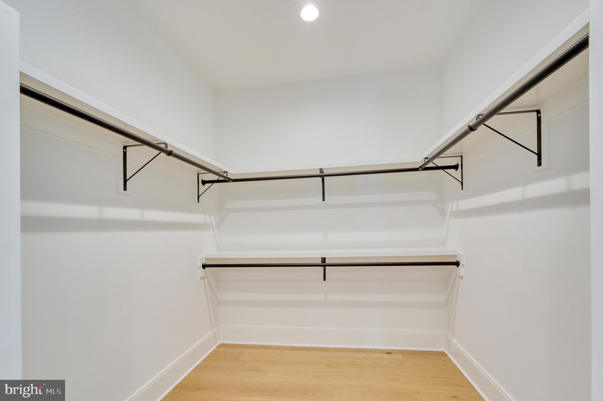 WILLIAMSBURG VILLAGE - Residential