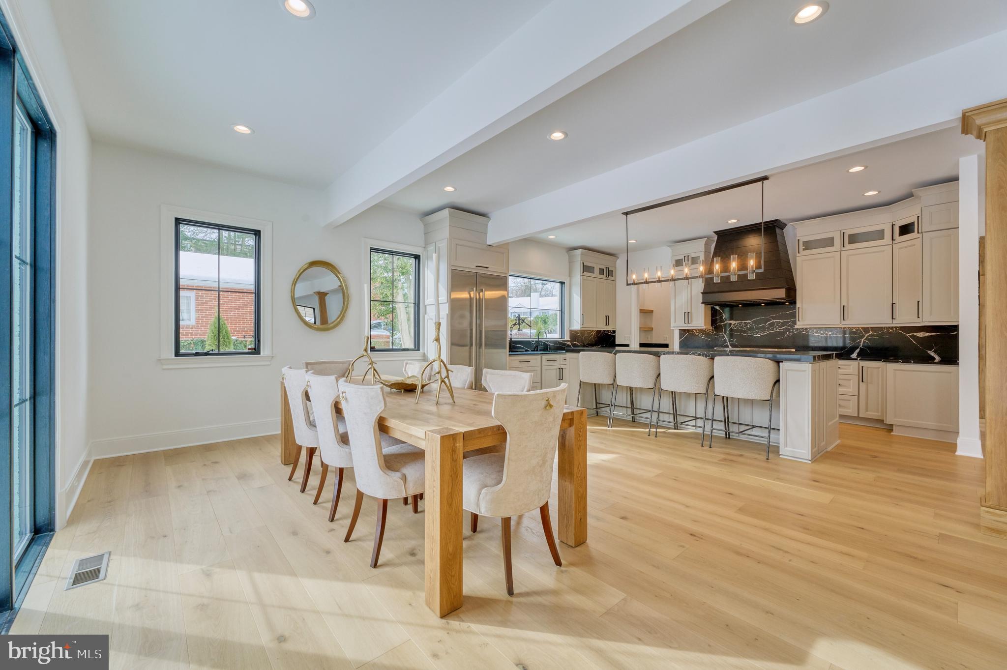 WILLIAMSBURG VILLAGE - Residential