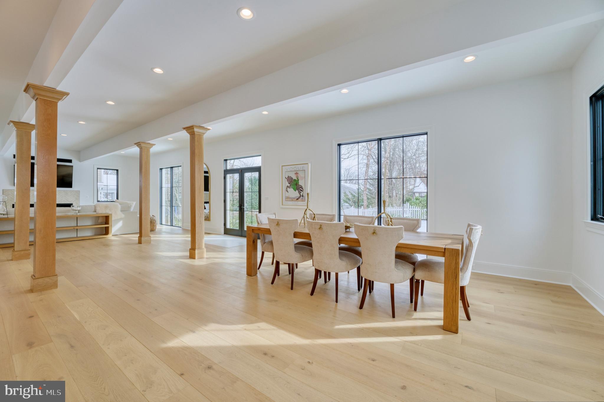 WILLIAMSBURG VILLAGE - Residential