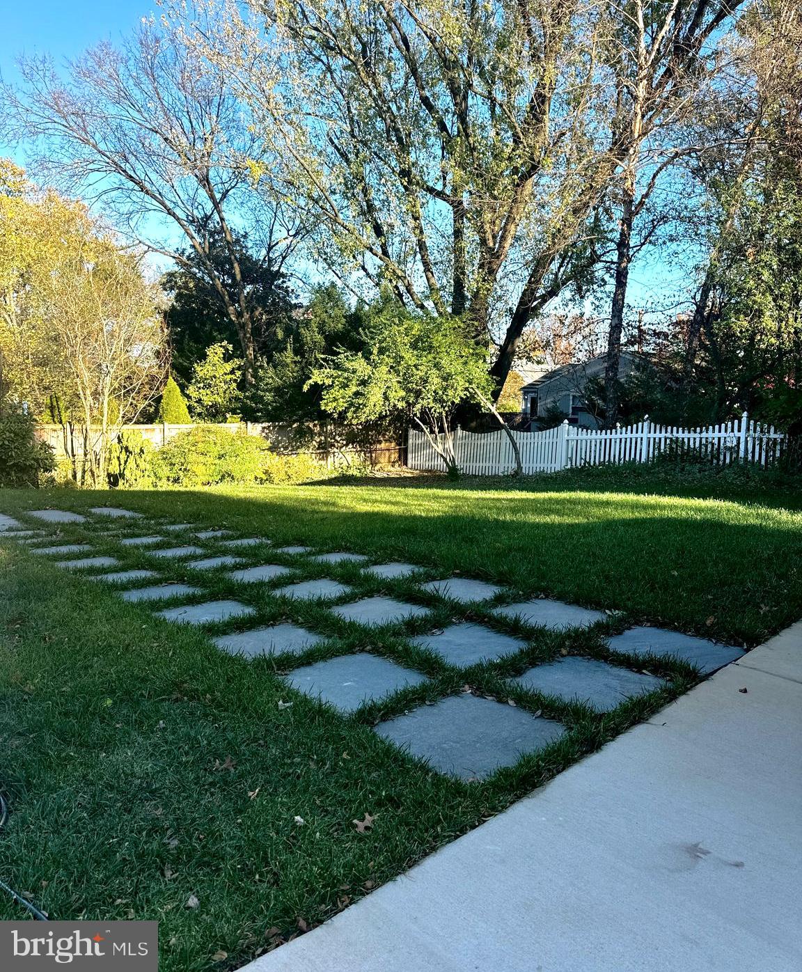 WILLIAMSBURG VILLAGE - Residential