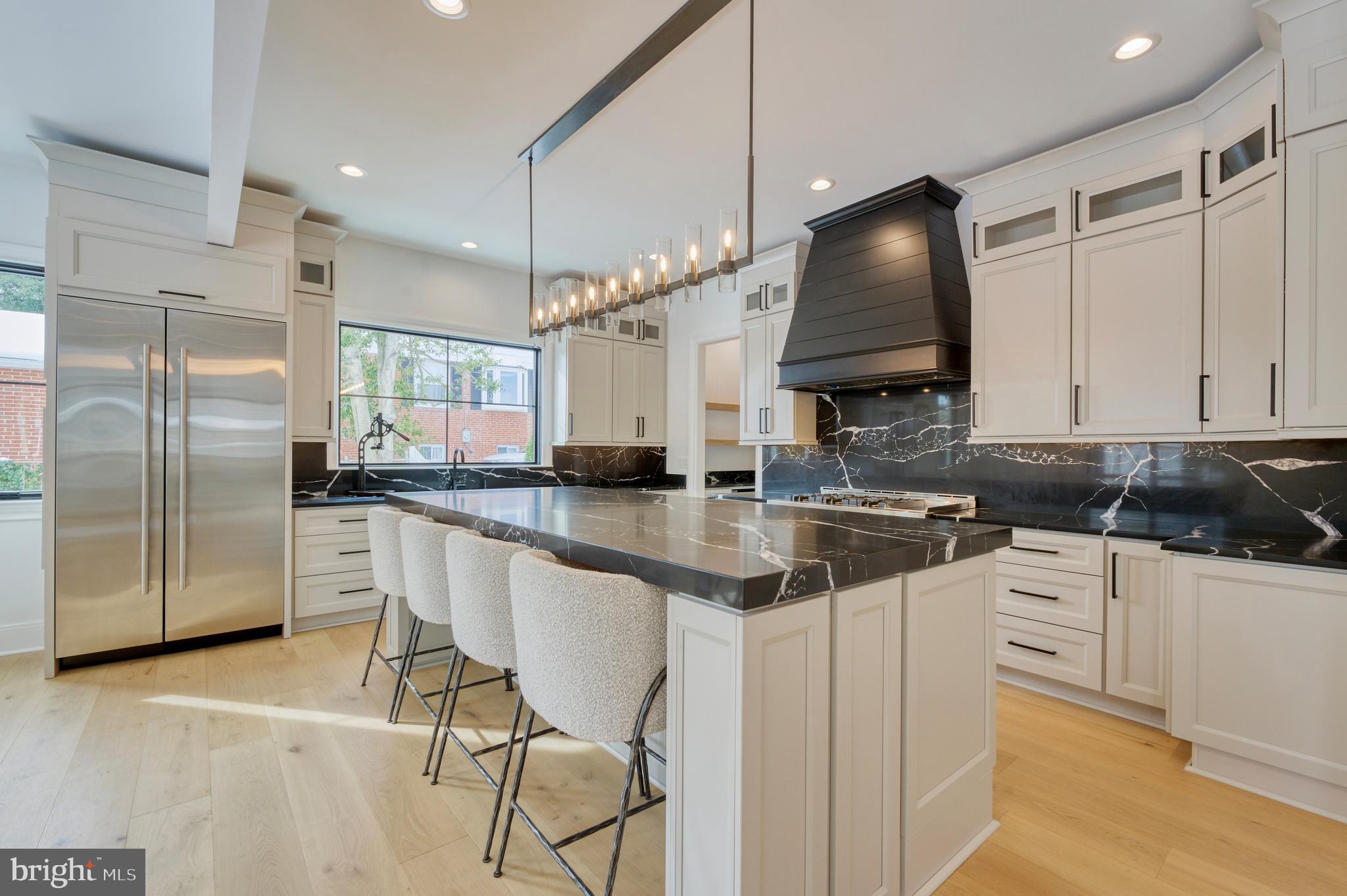 WILLIAMSBURG VILLAGE - Residential