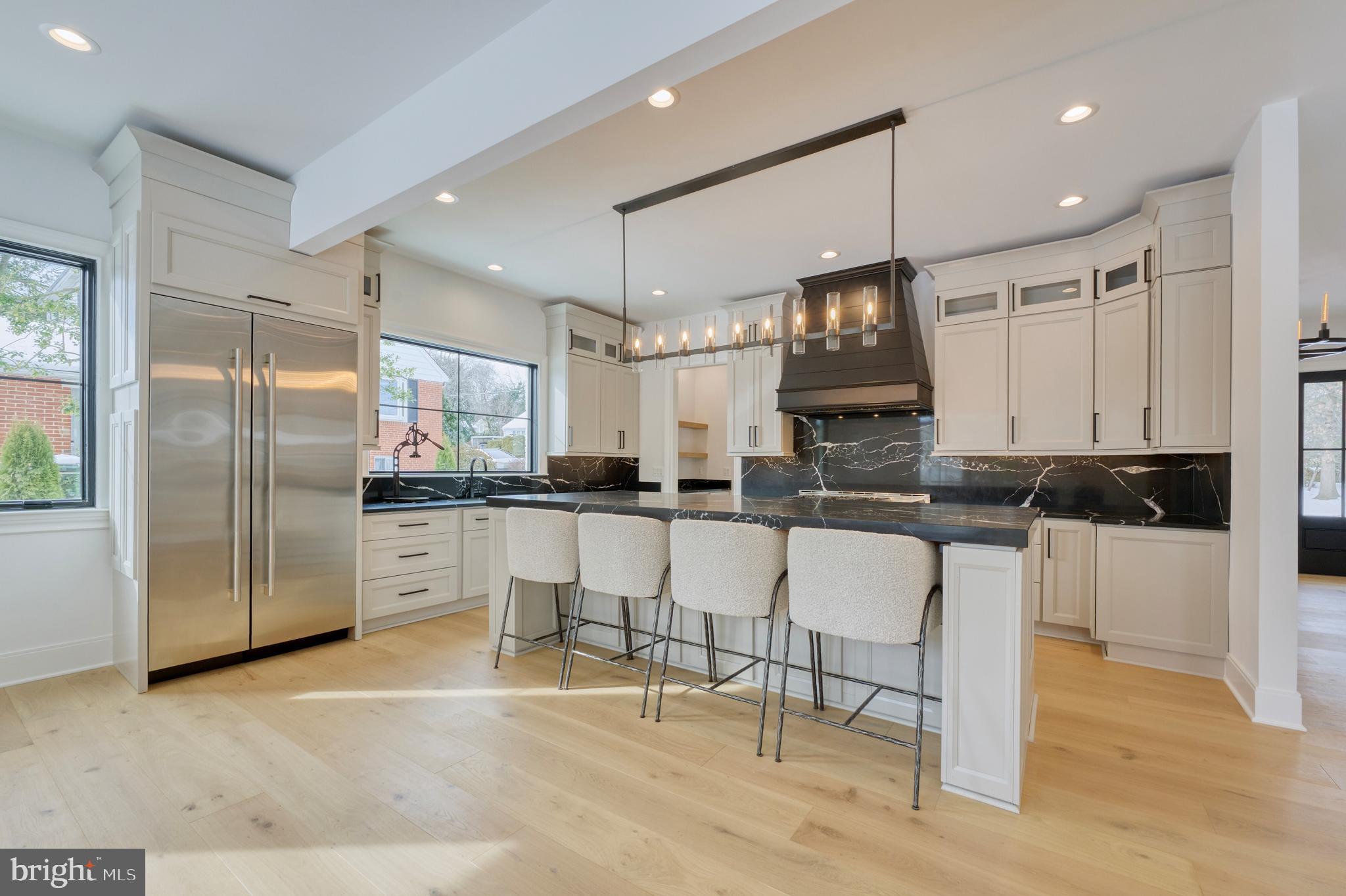 WILLIAMSBURG VILLAGE - Residential