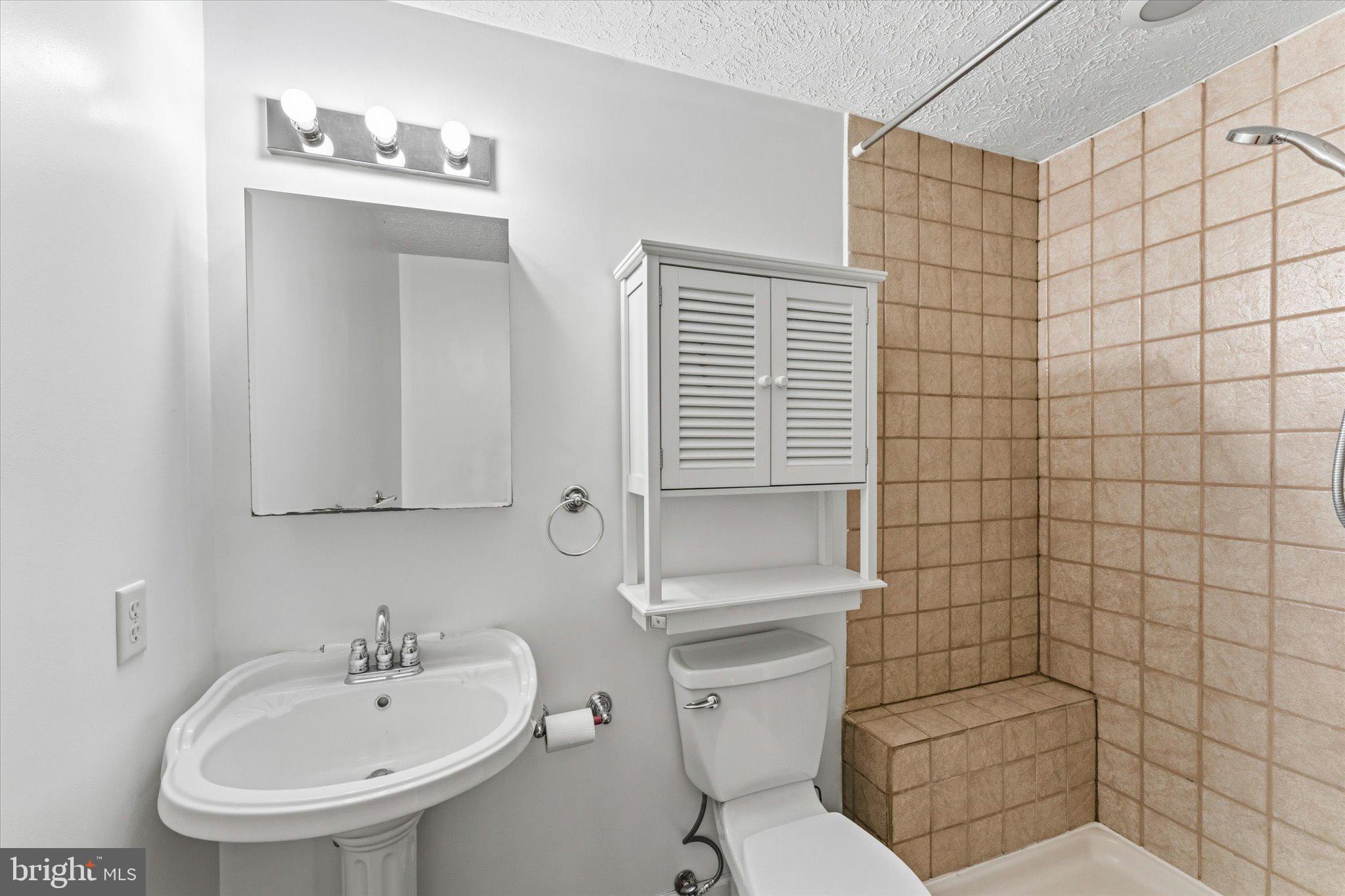 SHEN SHORES - Residential