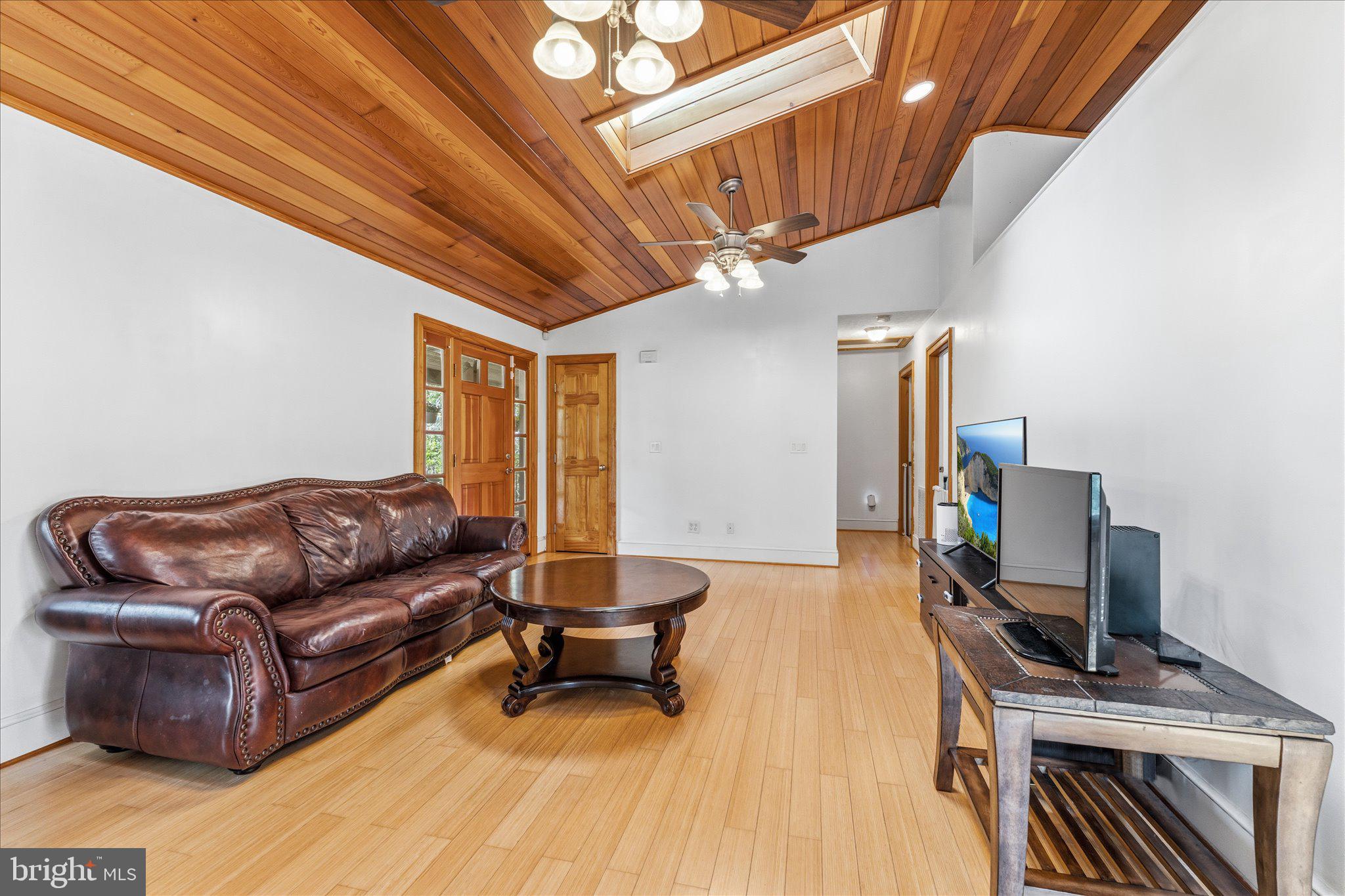 SHEN SHORES - Residential