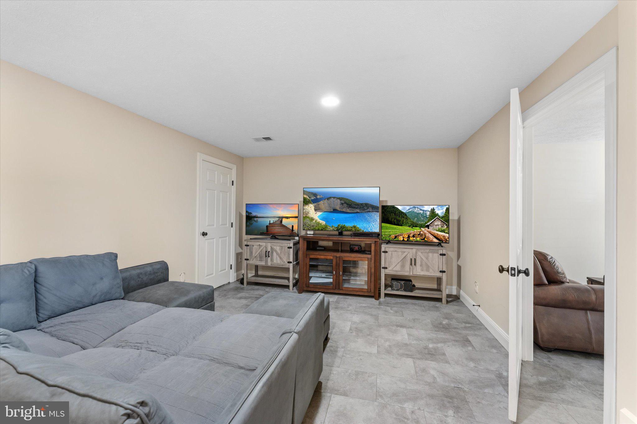 SHEN SHORES - Residential