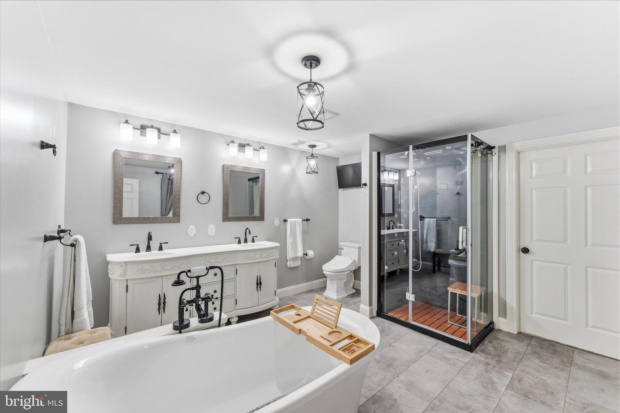 SHEN SHORES - Residential