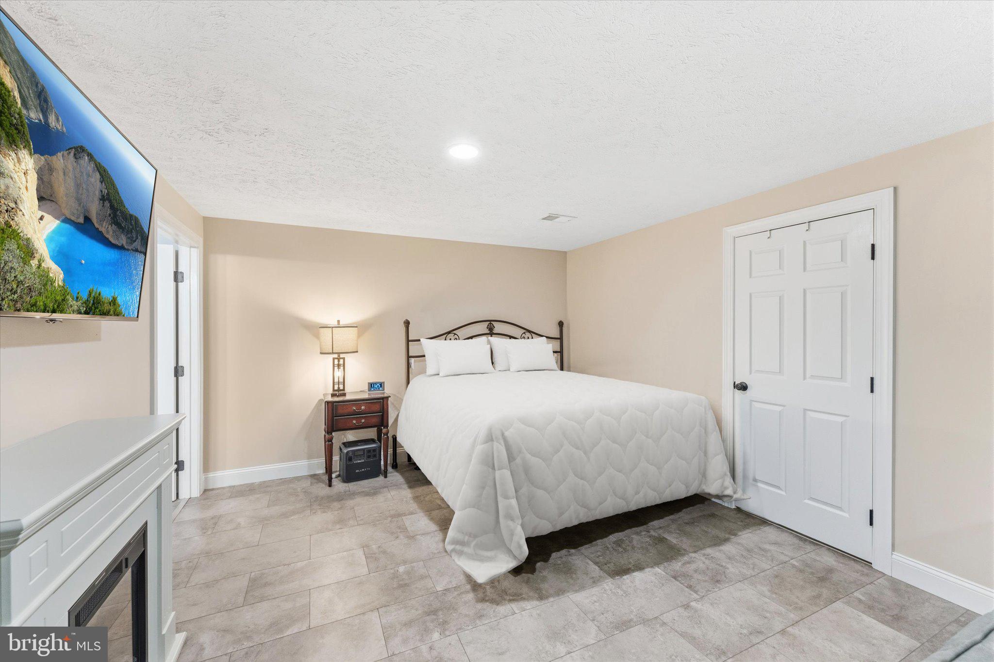 SHEN SHORES - Residential