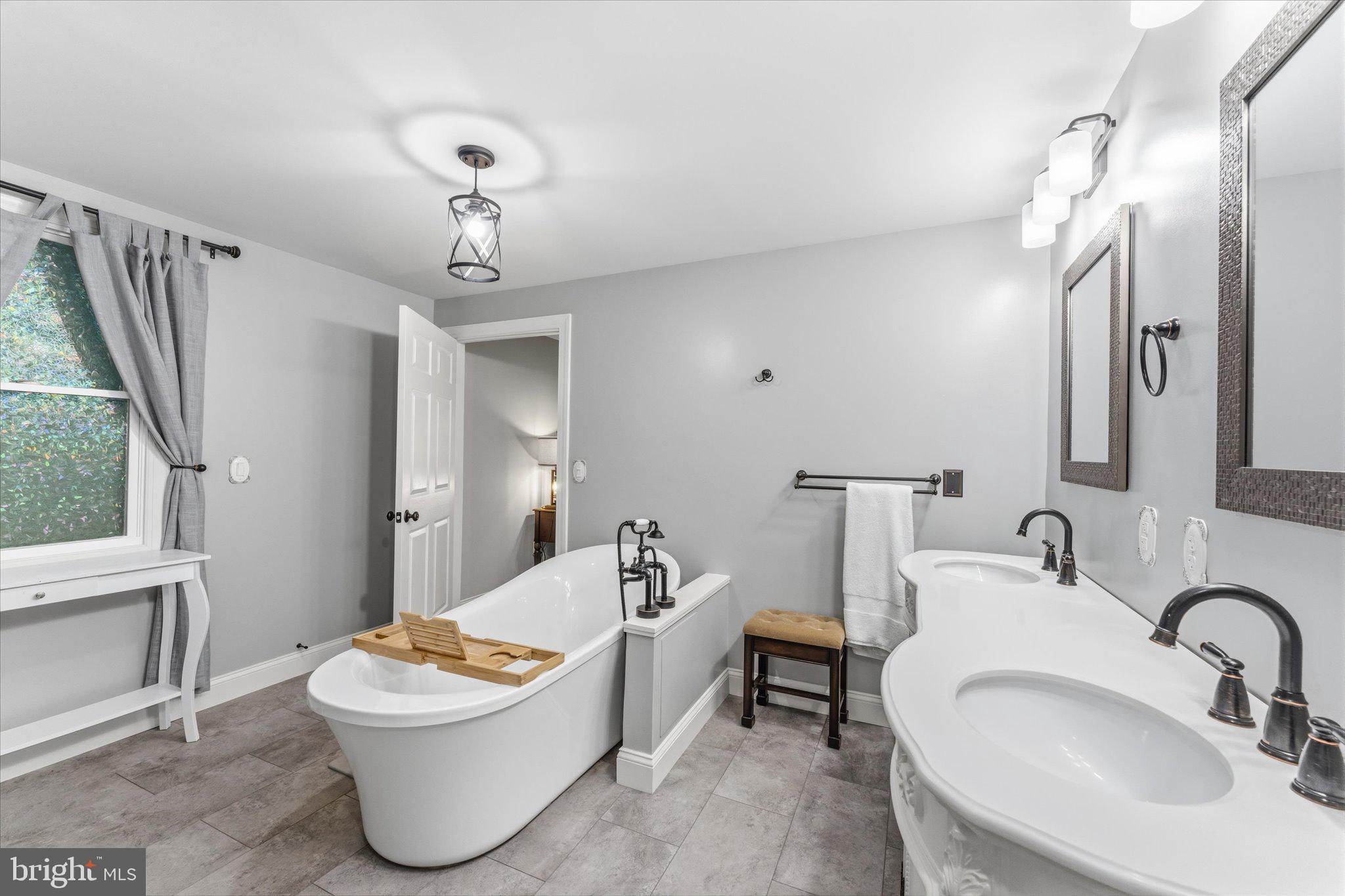 SHEN SHORES - Residential