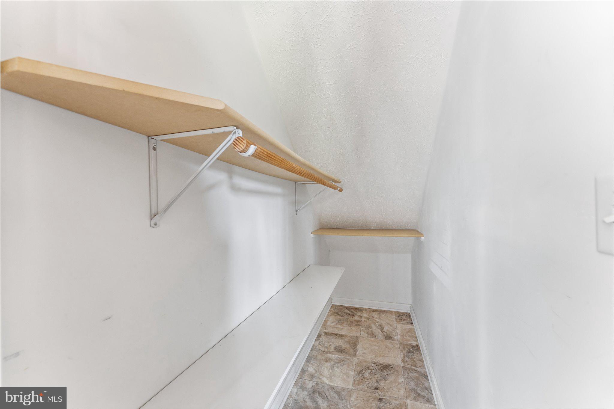 SHEN SHORES - Residential