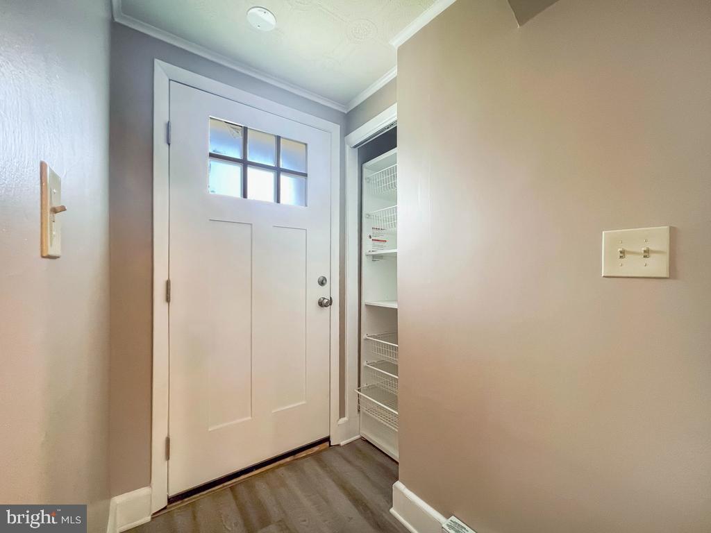 000 - Residential Lease