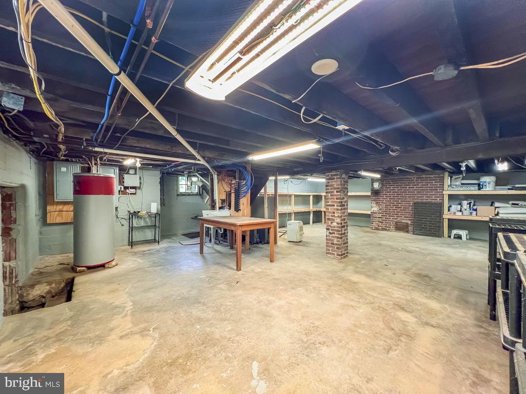 000 - Residential Lease