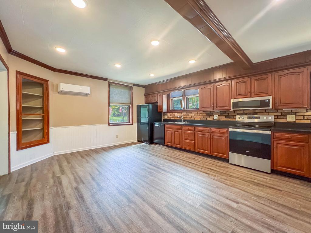 000 - Residential Lease