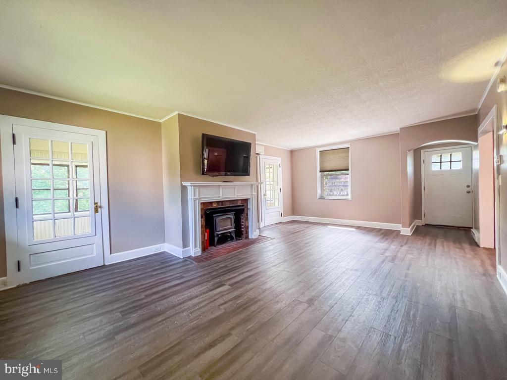 000 - Residential Lease