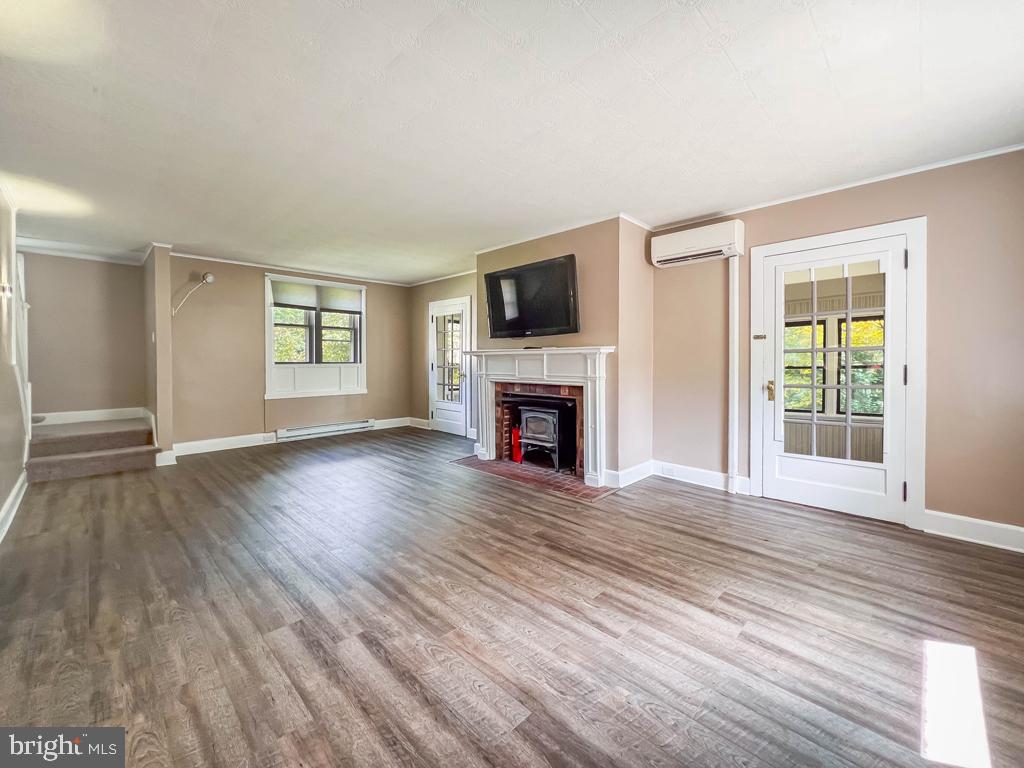 000 - Residential Lease