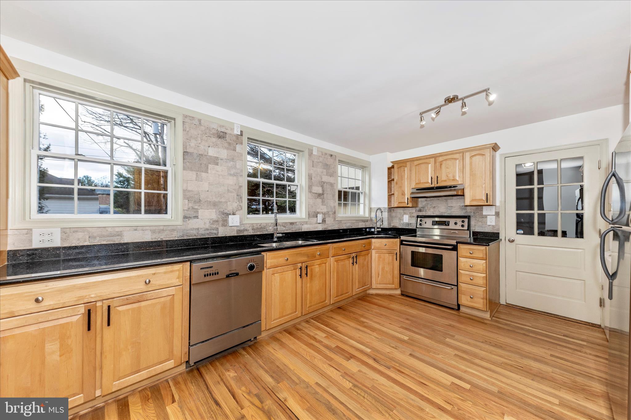 FOUNTAIN HEAD - Residential