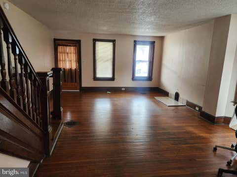 Townhouse For Rent - 118 S 6th Avenue<br/> COATESVILLE, PA 19320