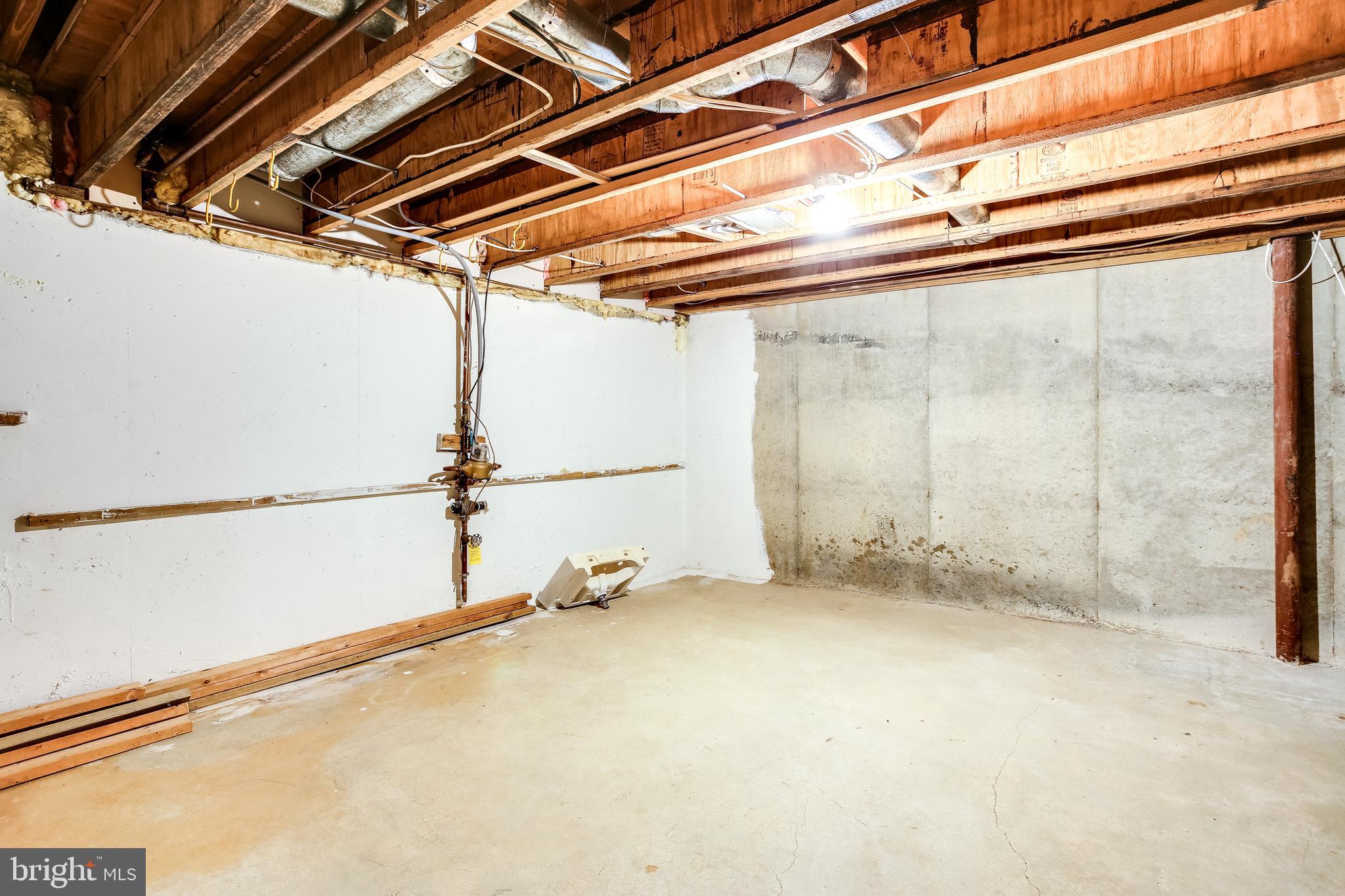 TUCKERMAN STATION - Residential Lease