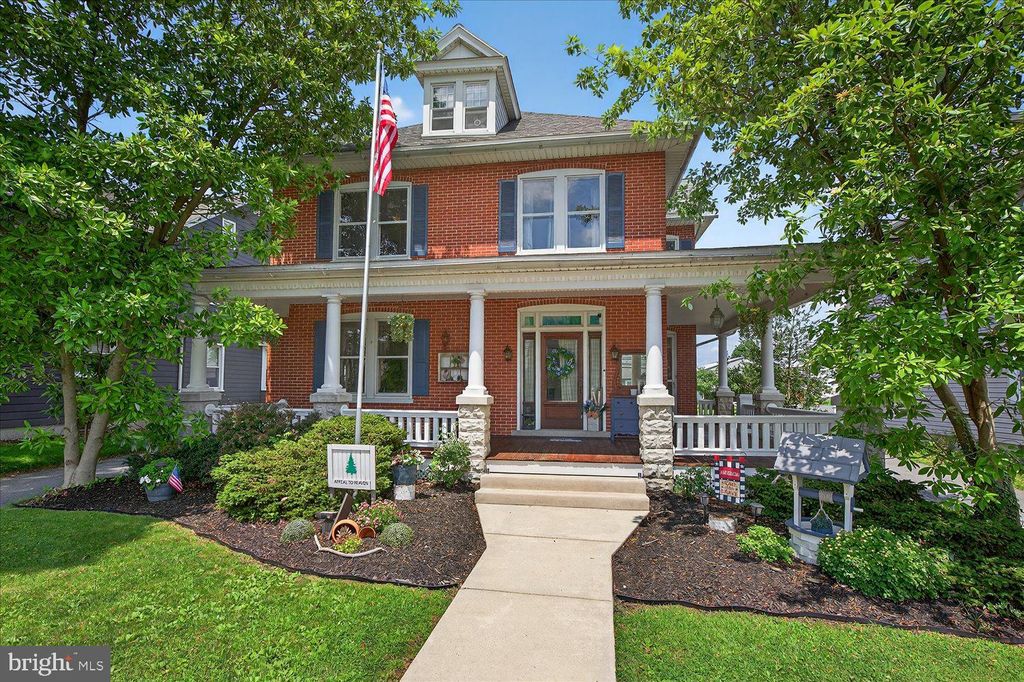 Photo of 1039 E Main Street, NEW HOLLAND, PA 17557 (MLS # PALA2072676)