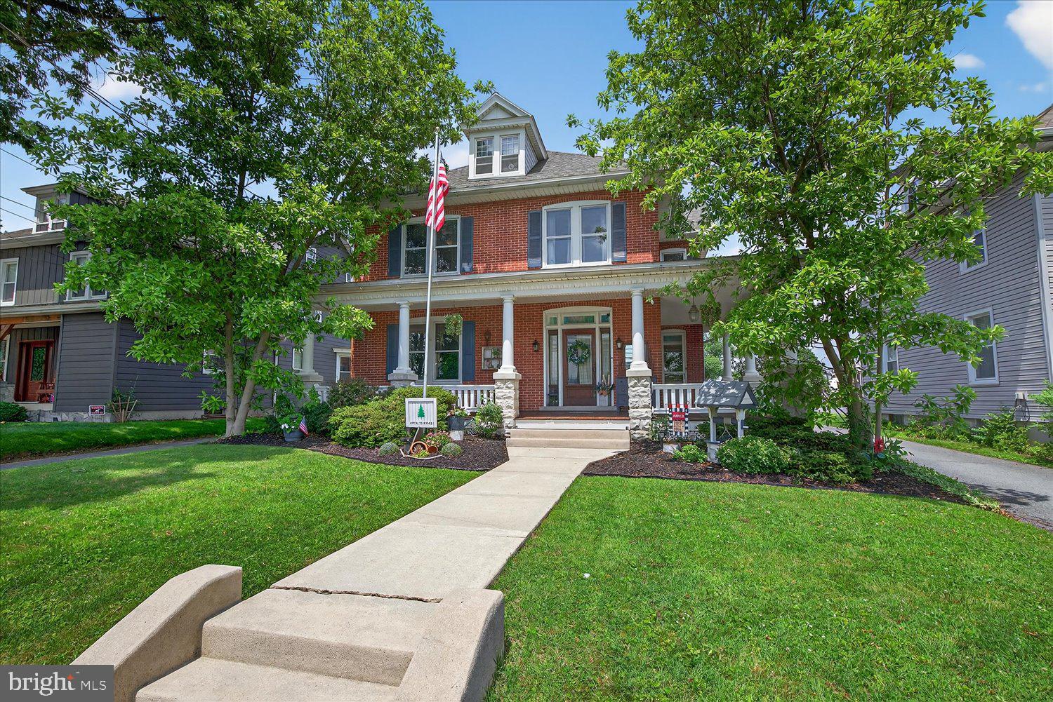 1039 E MAIN STREET