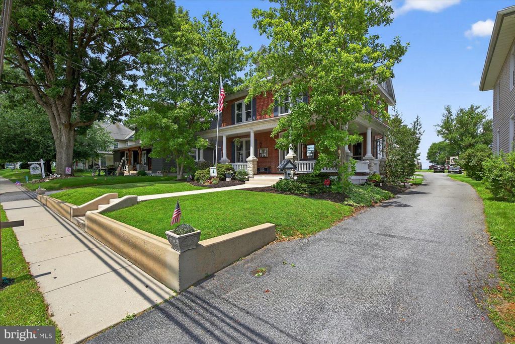 Photo of 1039 E Main Street, NEW HOLLAND, PA 17557 (MLS # PALA2072676)