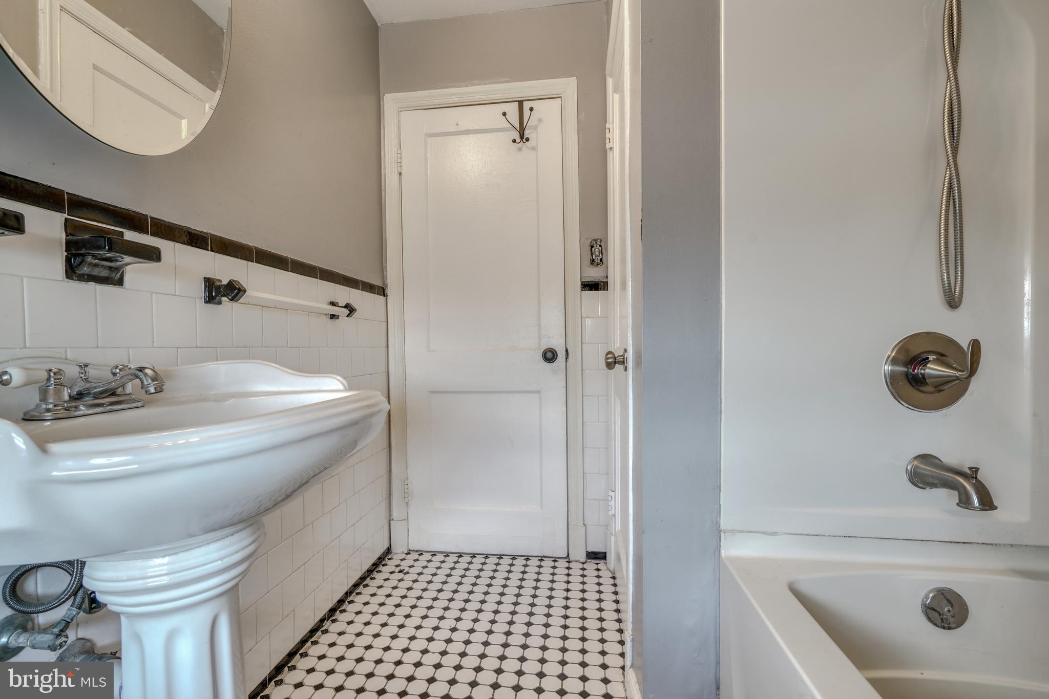 NORTHWOOD - Residential