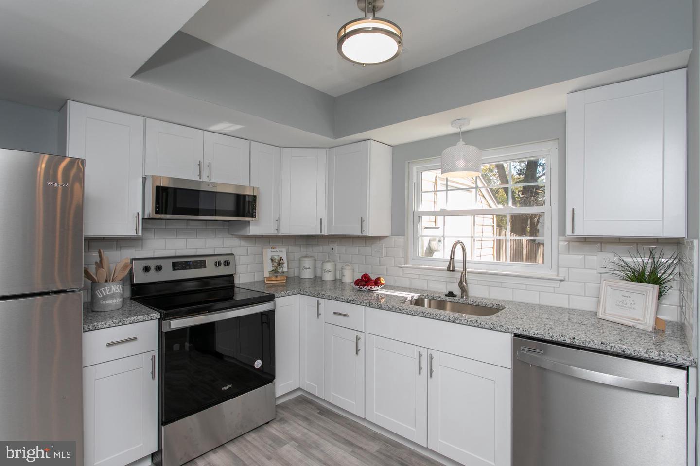 ST CHARLES WAKEFIELD - Residential Lease