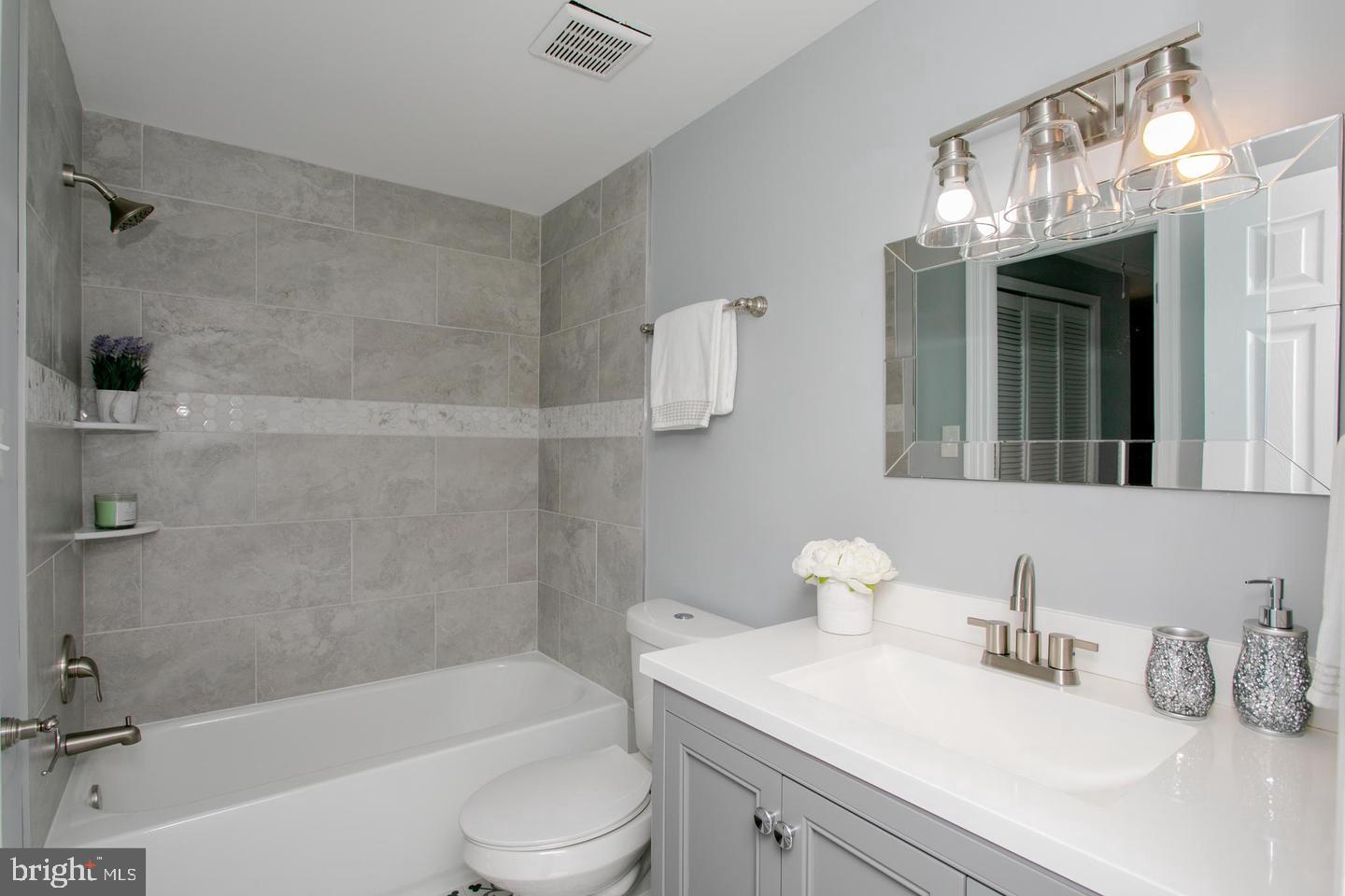 ST CHARLES WAKEFIELD - Residential Lease