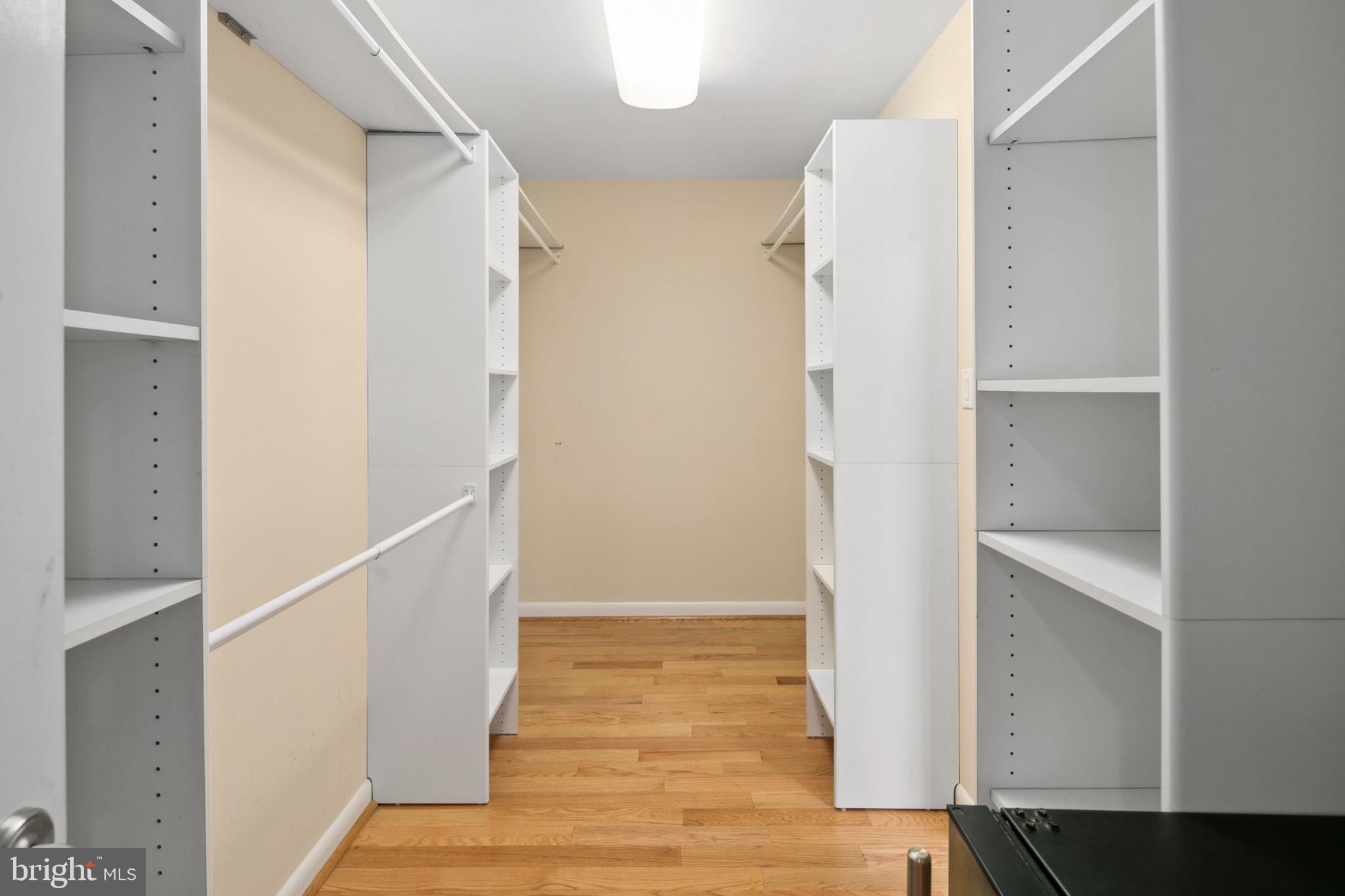 POTOMAC OUTSIDE - Residential