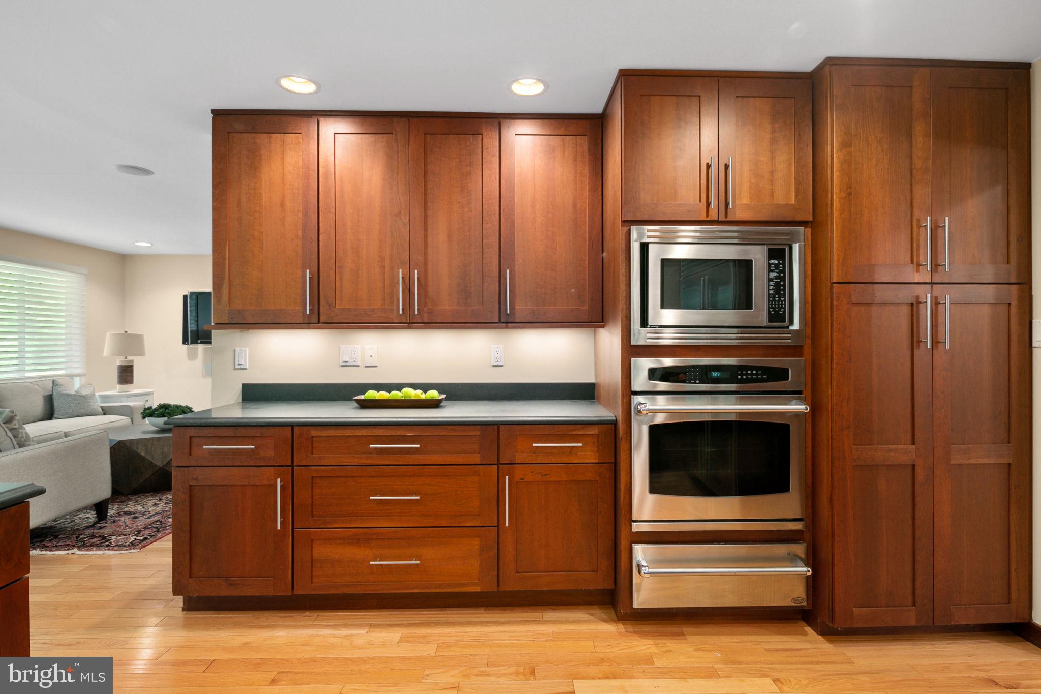 POTOMAC OUTSIDE - Residential