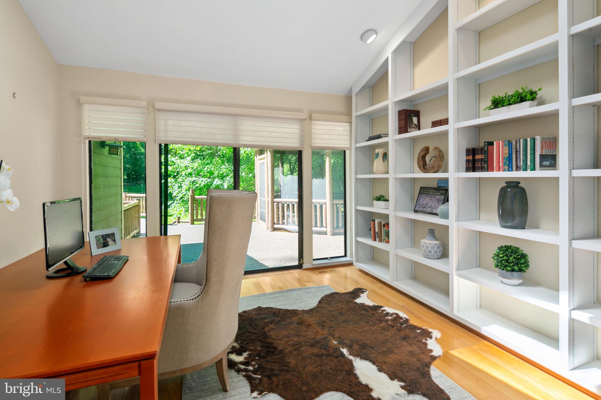 POTOMAC OUTSIDE - Residential