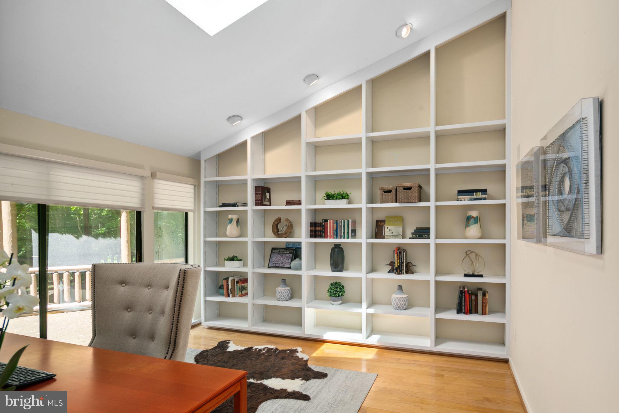 POTOMAC OUTSIDE - Residential