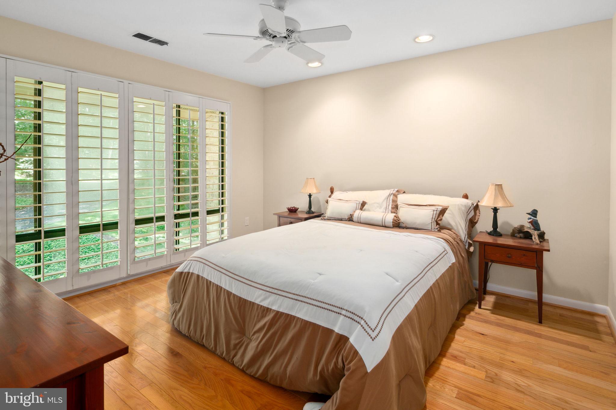 POTOMAC OUTSIDE - Residential